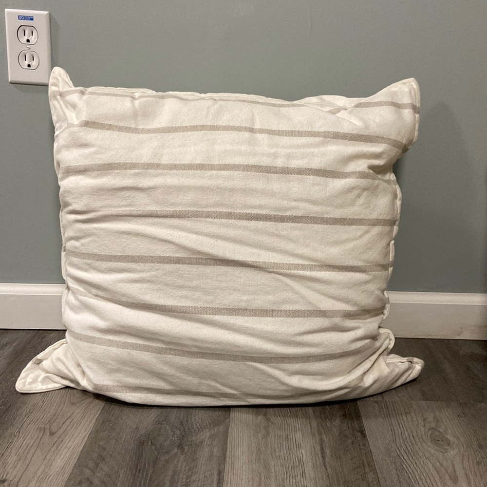 Throw pillow